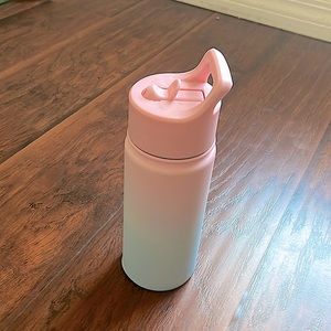 Very cute water bottle for girl or boy! Nice quality, great for any person!